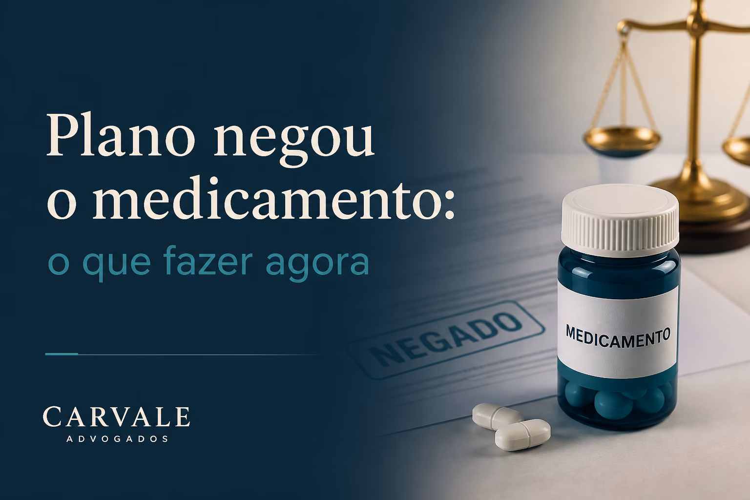 Documentos e prescrição médica sobre mesa para análise de negativa de medicamento pelo plano de saúde
