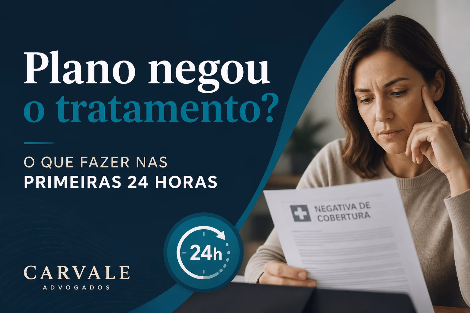 Documentos, protocolo e contrato de plano de saúde sobre a mesa para coleta de evidências após negativa de cobertura